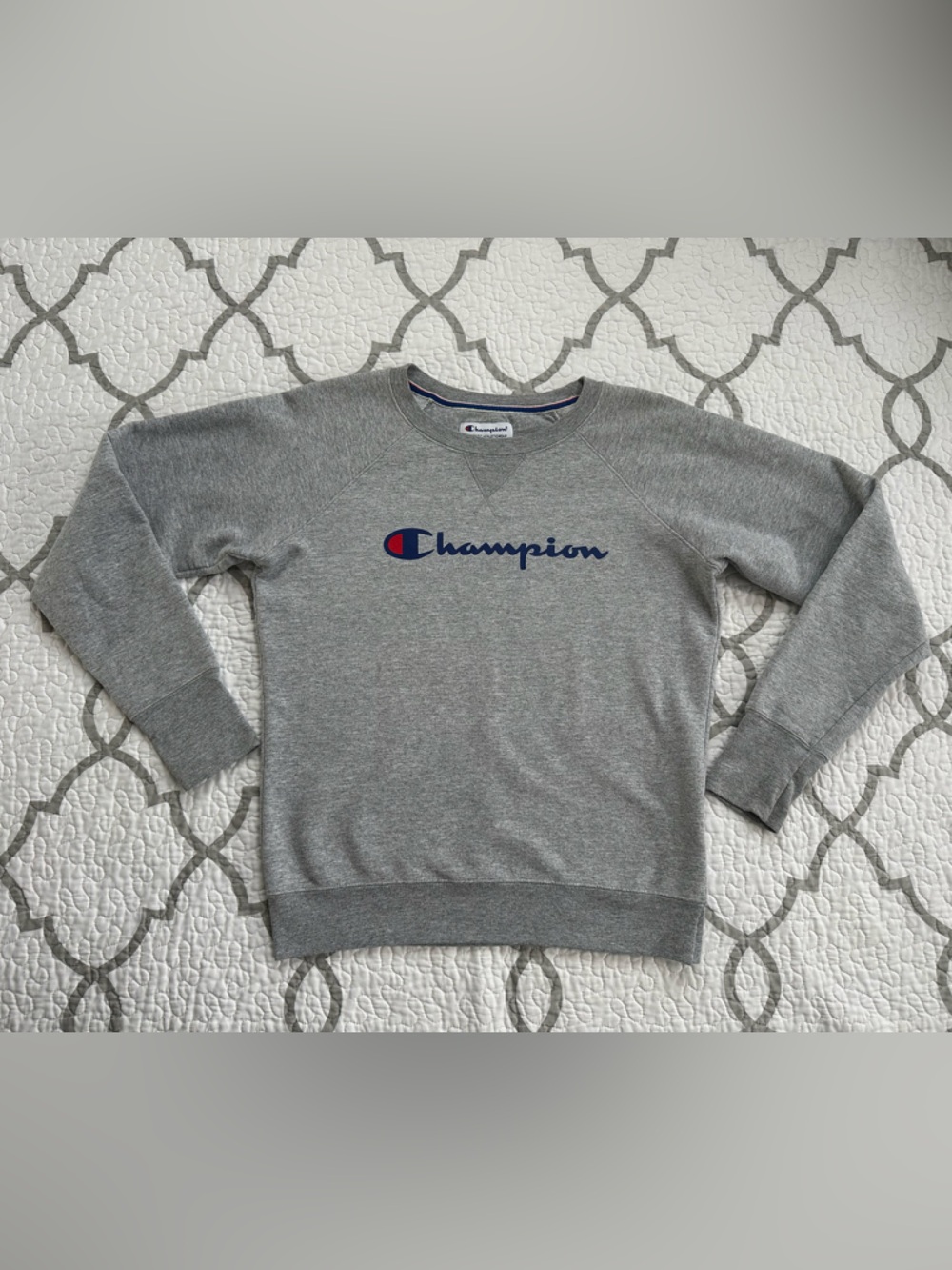 Champion Gray Logo Crewneck Sweatshirt Women’s size Small